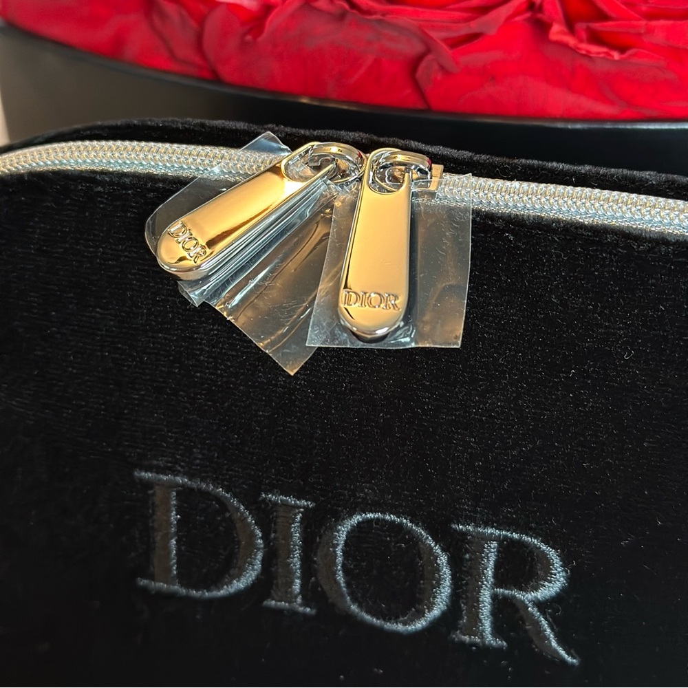 Dior Beauty Pouch - Picture 8 of 9
